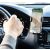 Držiak mobilného telefónu do auta s bezdrôtovou nabíjačkou (InnovaGoods)